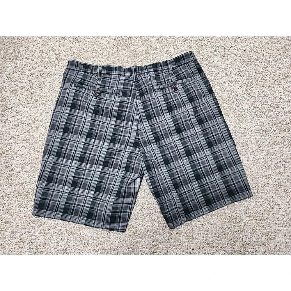 Eddie Bauer Legend Wash 38x10 Gray Black Plaid Chino Shorts 100%‎ Cotton